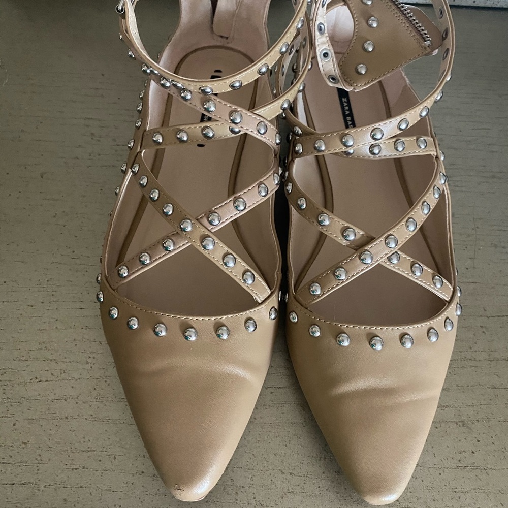 Zara nude studded flat shoes sz 9 us